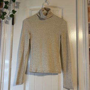Off white turtle neck